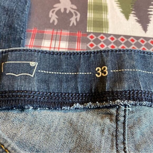 Levi’s Stretchy Jeans, size 33Wx27L. (J67) - Picture 4 of 9